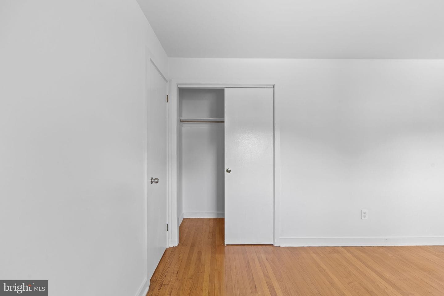 214 Westbury Drive photo 27