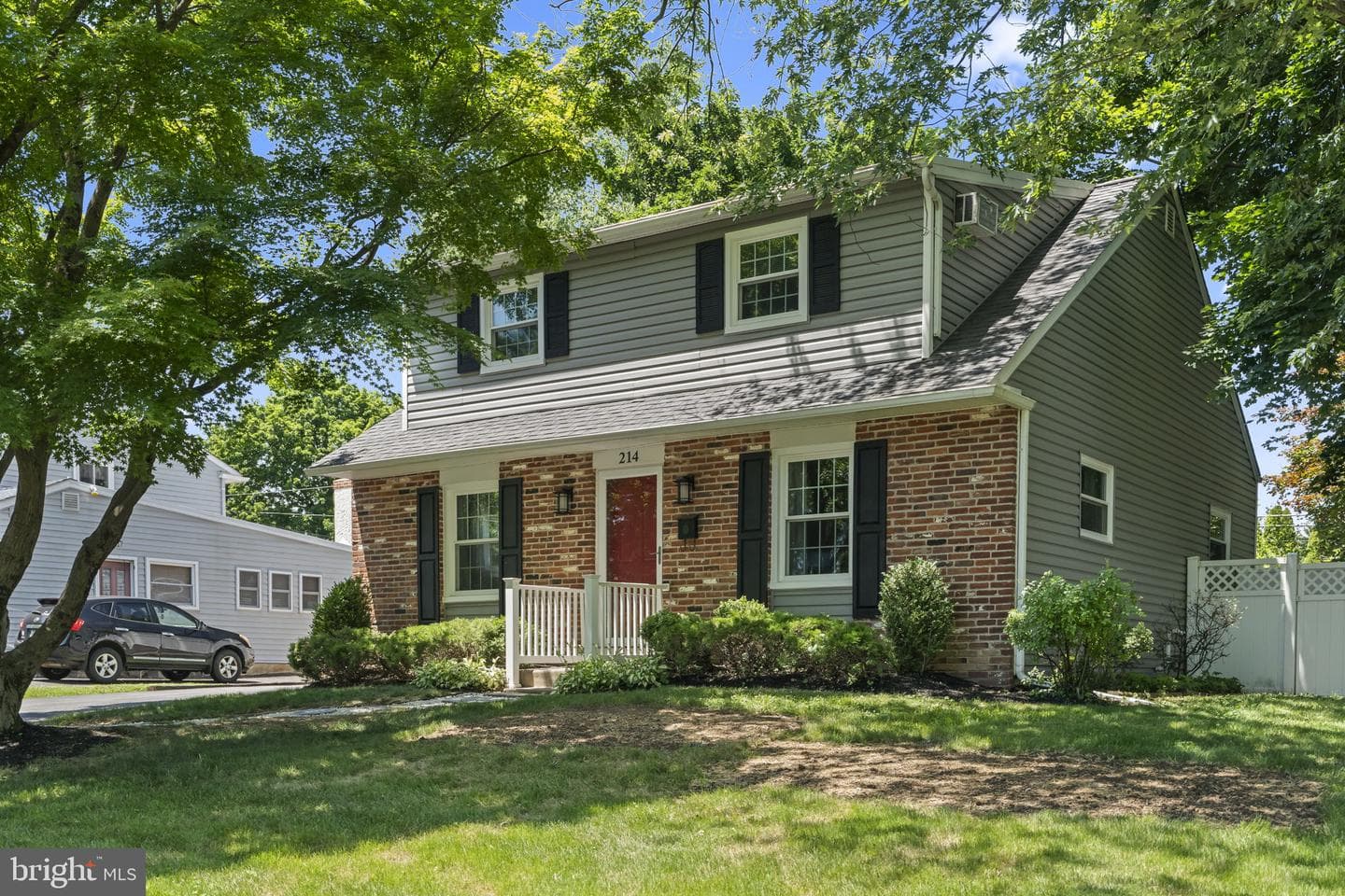 214 Westbury Drive photo 3