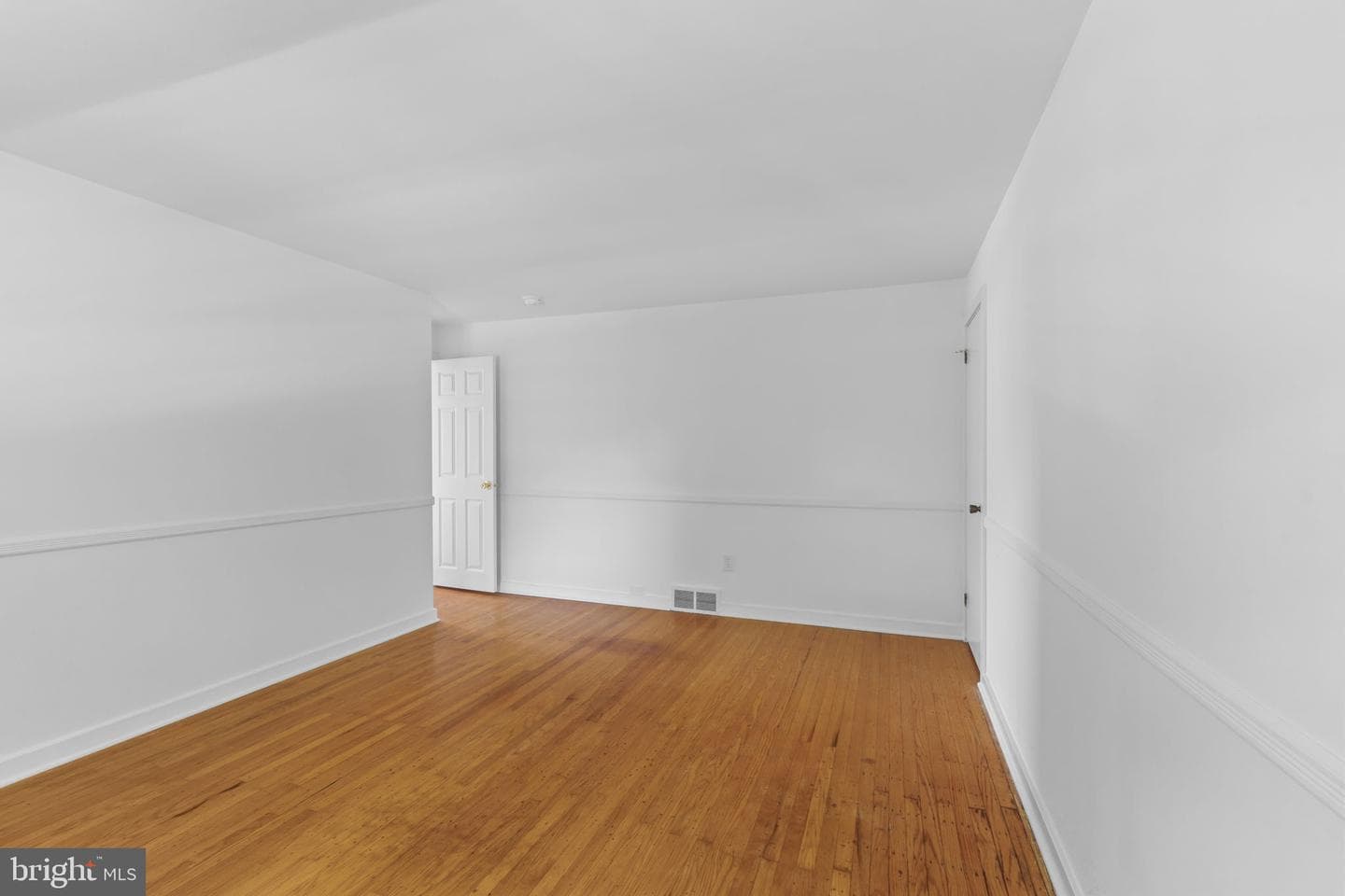 214 Westbury Drive photo 31
