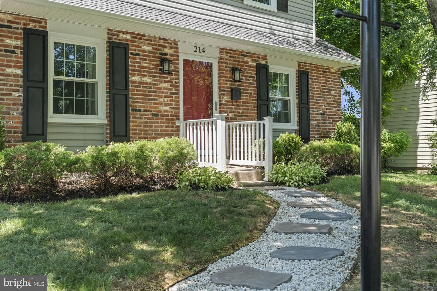 214 Westbury Drive photo 4