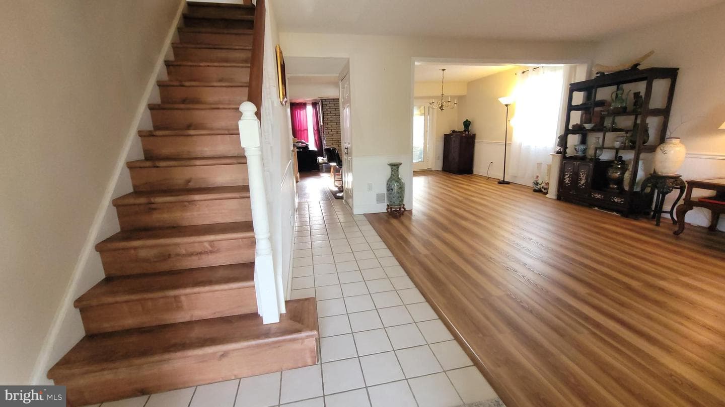 6433 Lenox Court photo 2