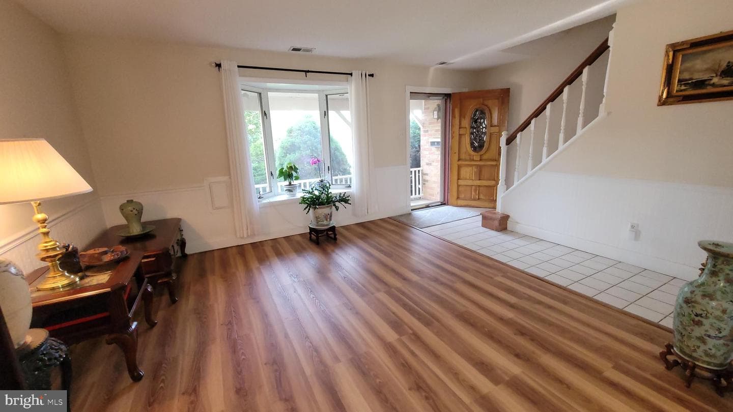 6433 Lenox Court photo 9