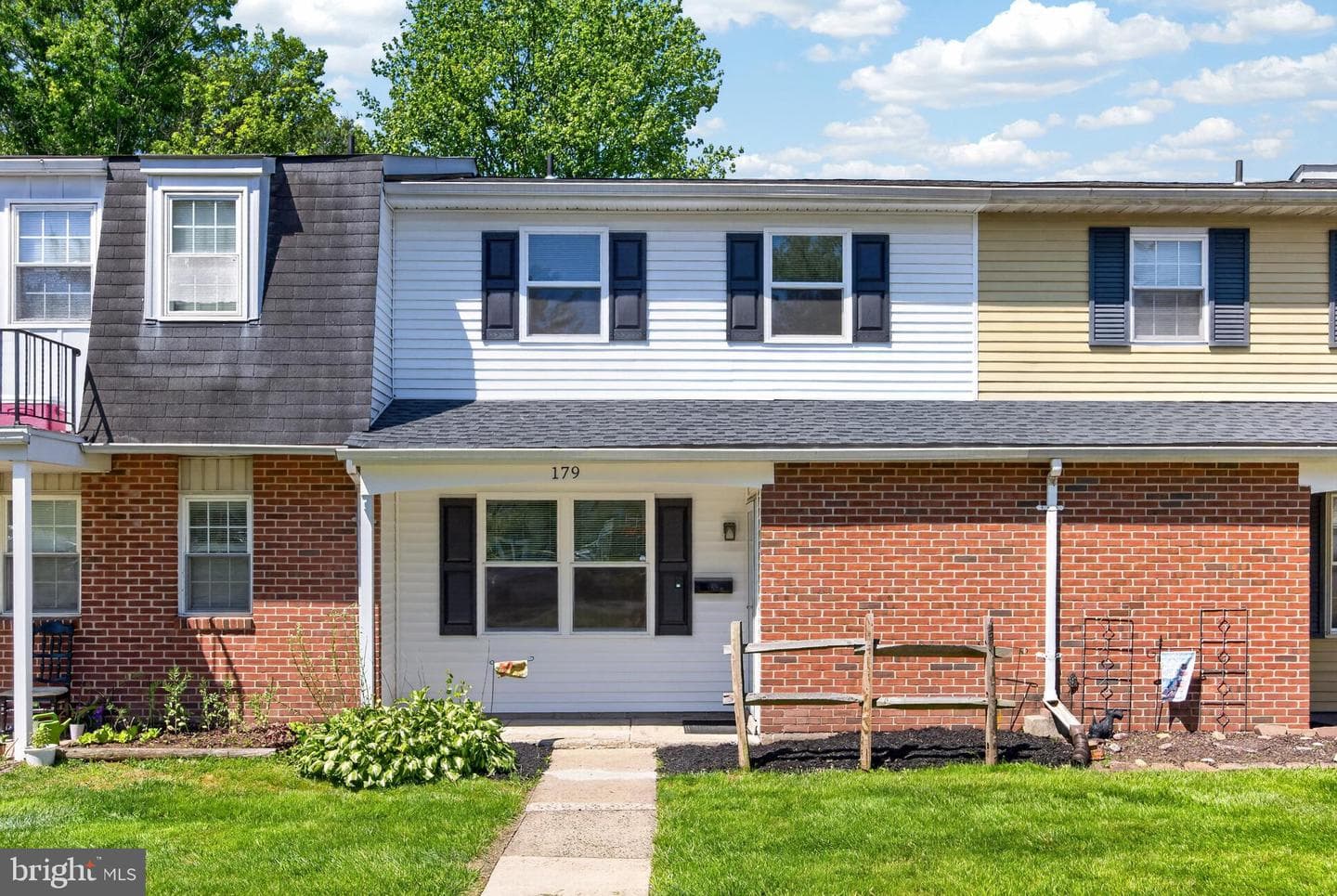 179 Reliance Place photo 2
