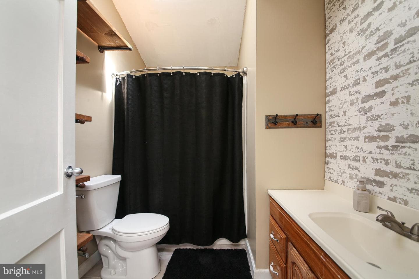 423 Chelsea Road photo 13