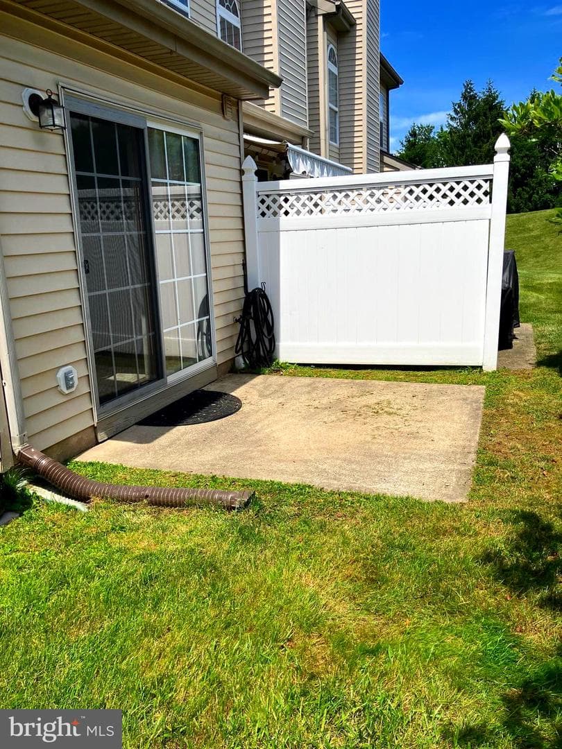204 Carrington Court photo 32