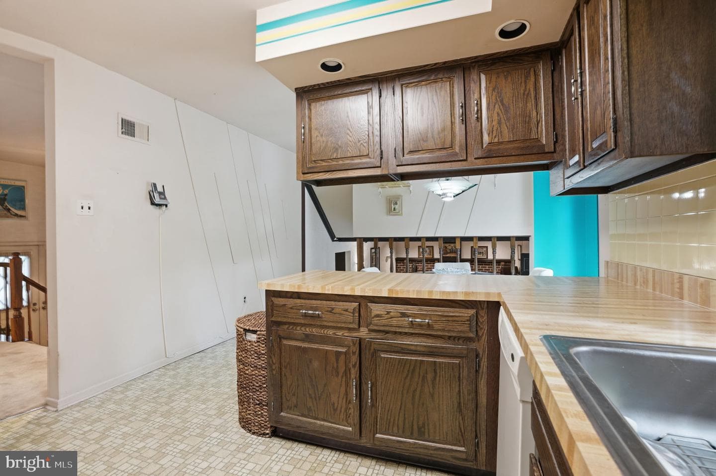 718 Bridgeview Road photo 13