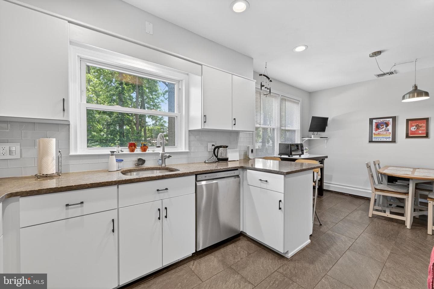 389 W Palmer Street photo 12