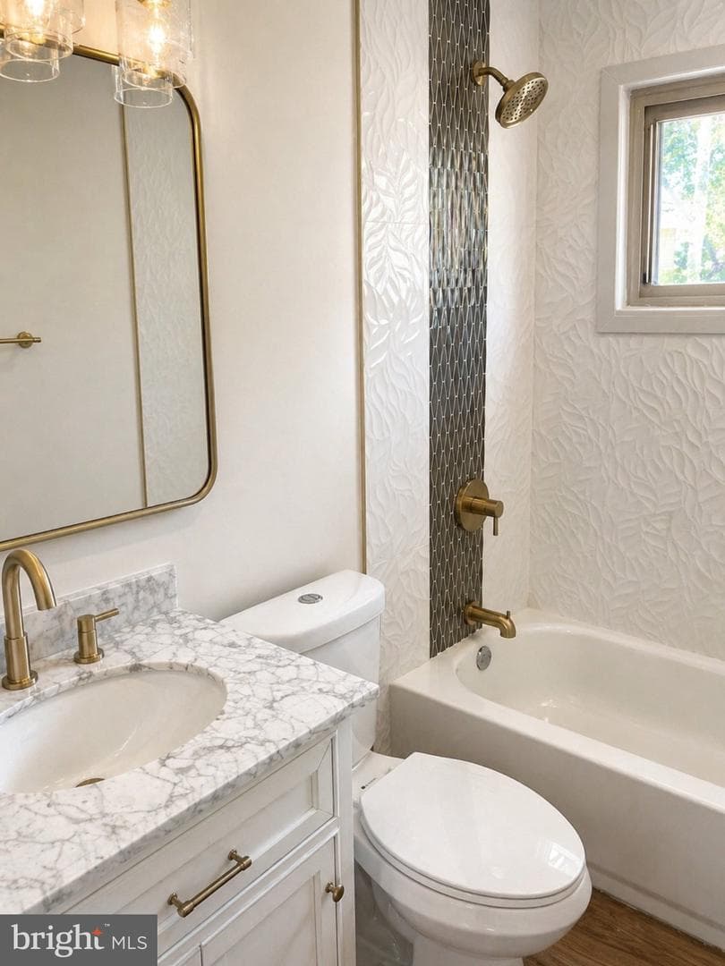 204 Kenwood S photo 10