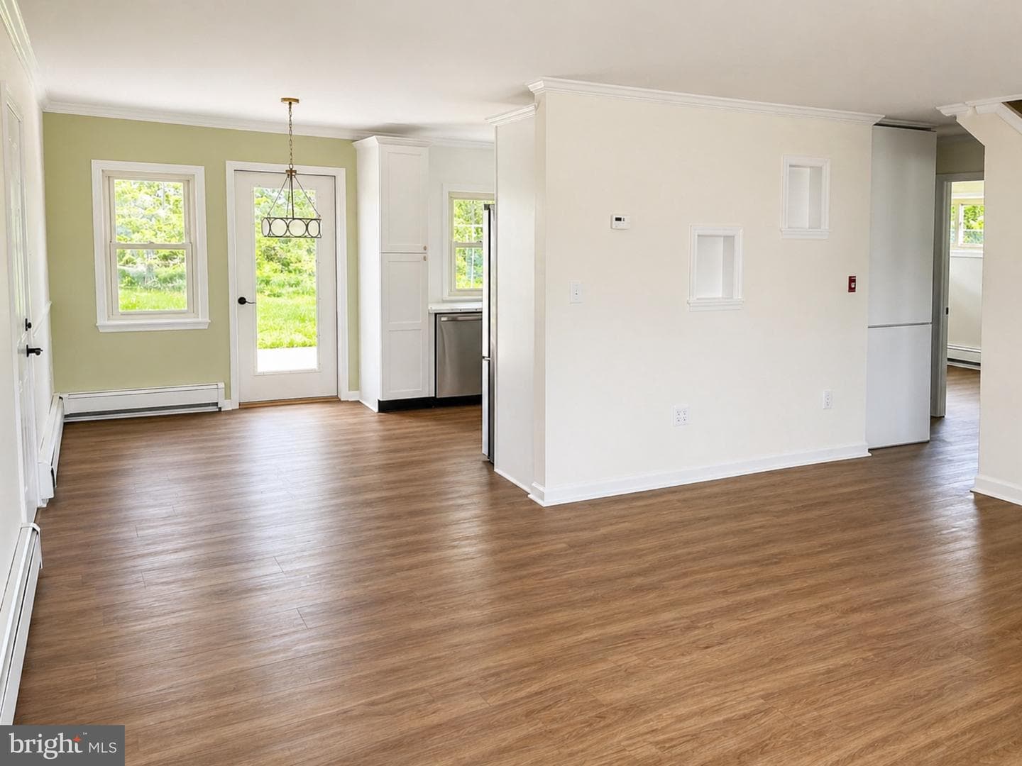 204 Kenwood S photo 3