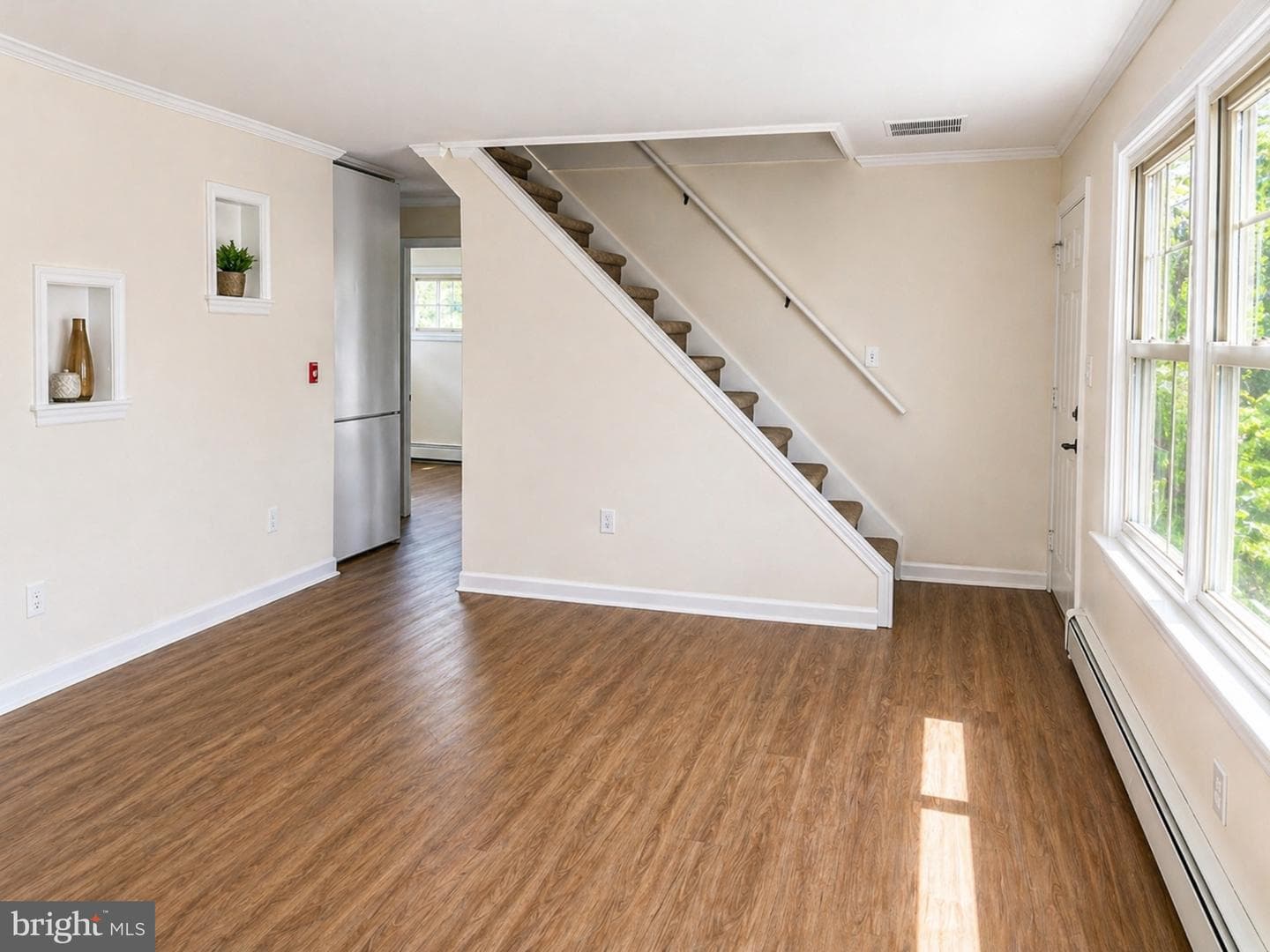 204 Kenwood S photo 4