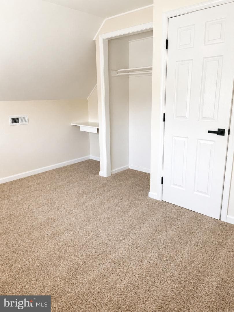 204 Kenwood S photo 9