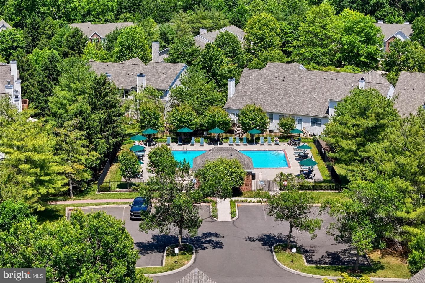 53 Dispatch Drive photo 37