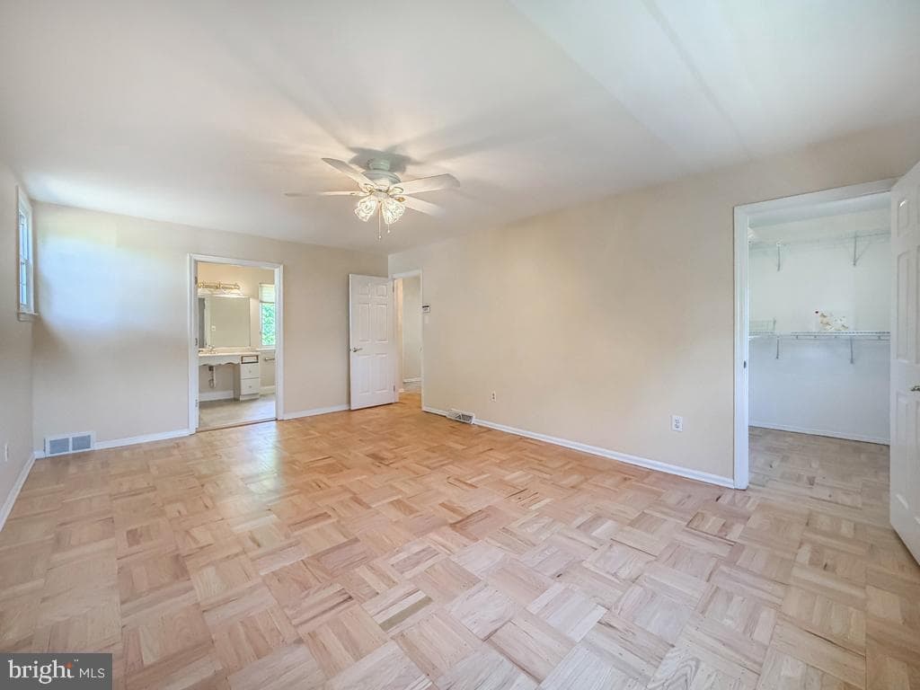 16 Upton Lane photo 29