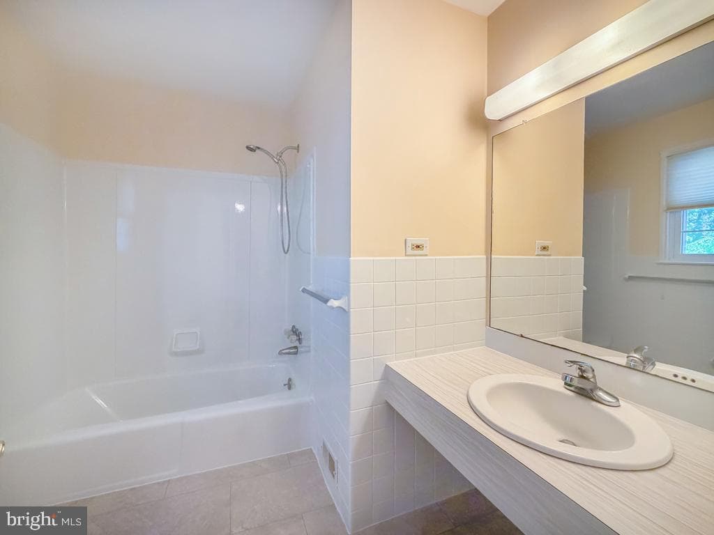 16 Upton Lane photo 45