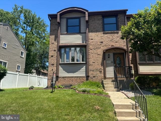 1051 Bolton Court photo 2