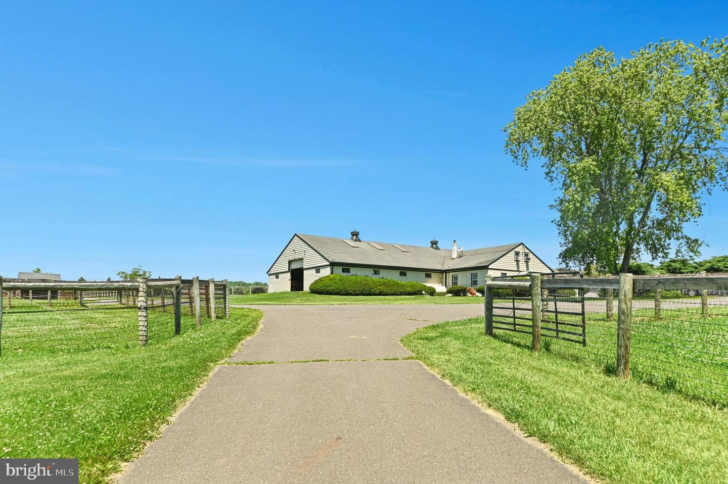 1194 Street Road photo 42