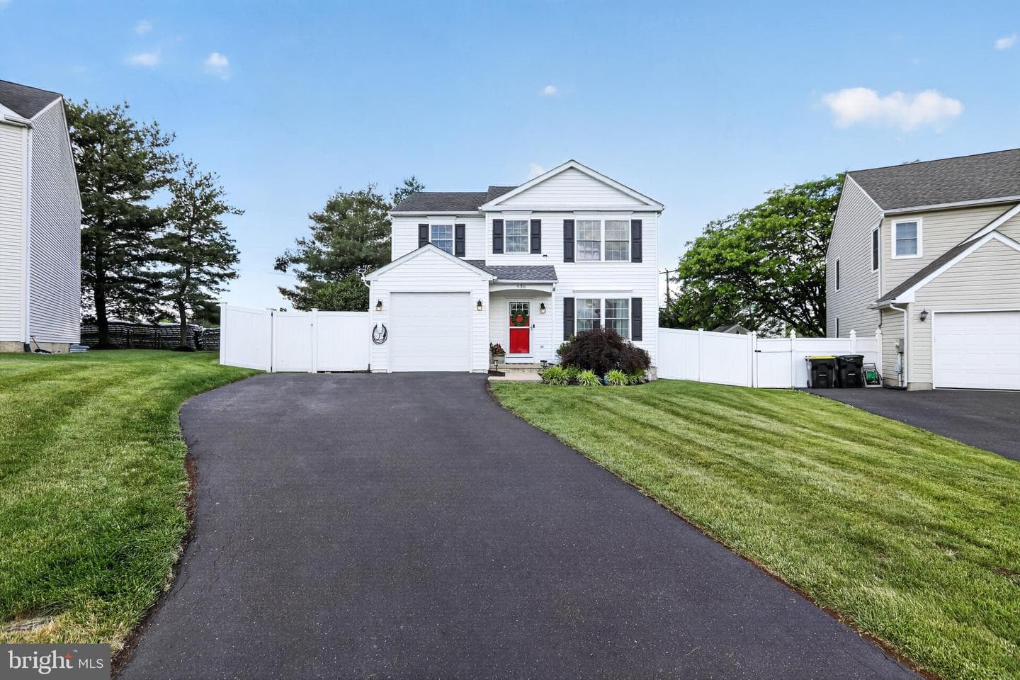 536 Whitford Circle photo 2