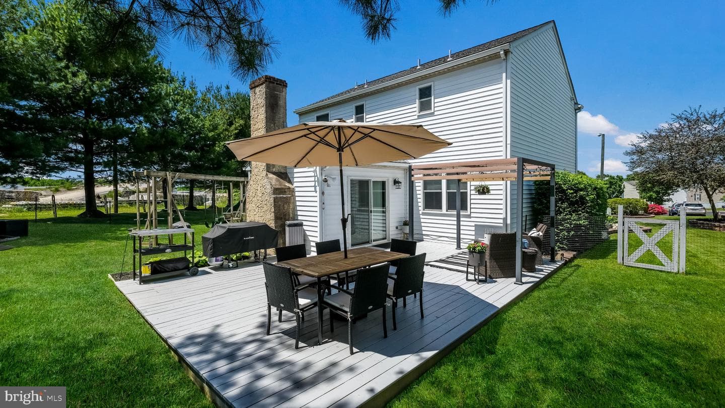 537 Whitford Circle photo 32