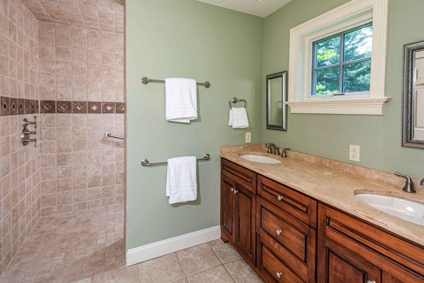 12 Crestwood Circle photo 37