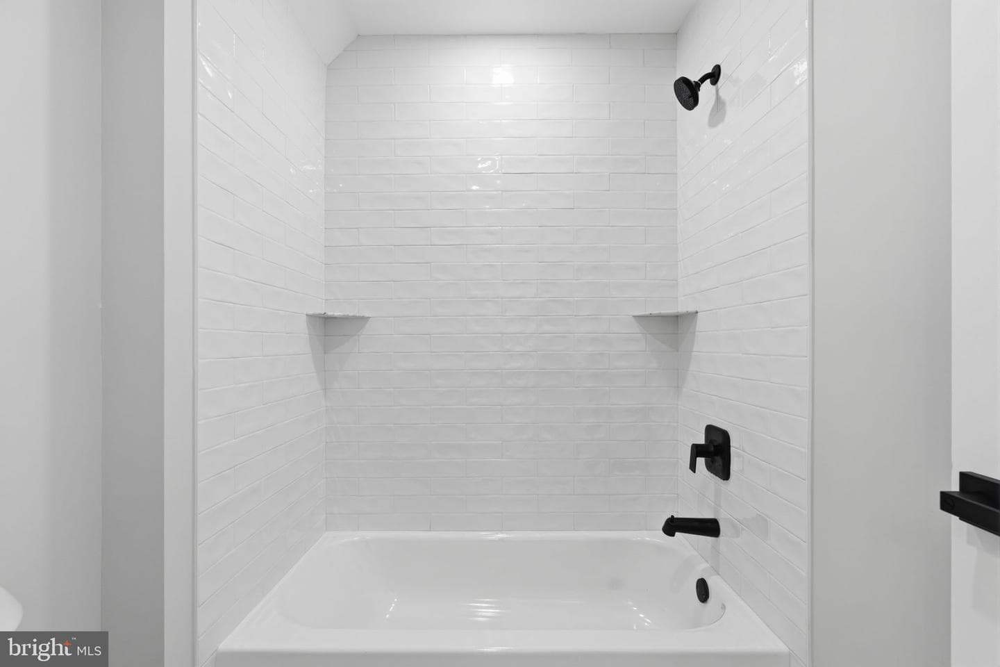 151 E Highland Avenue photo 26