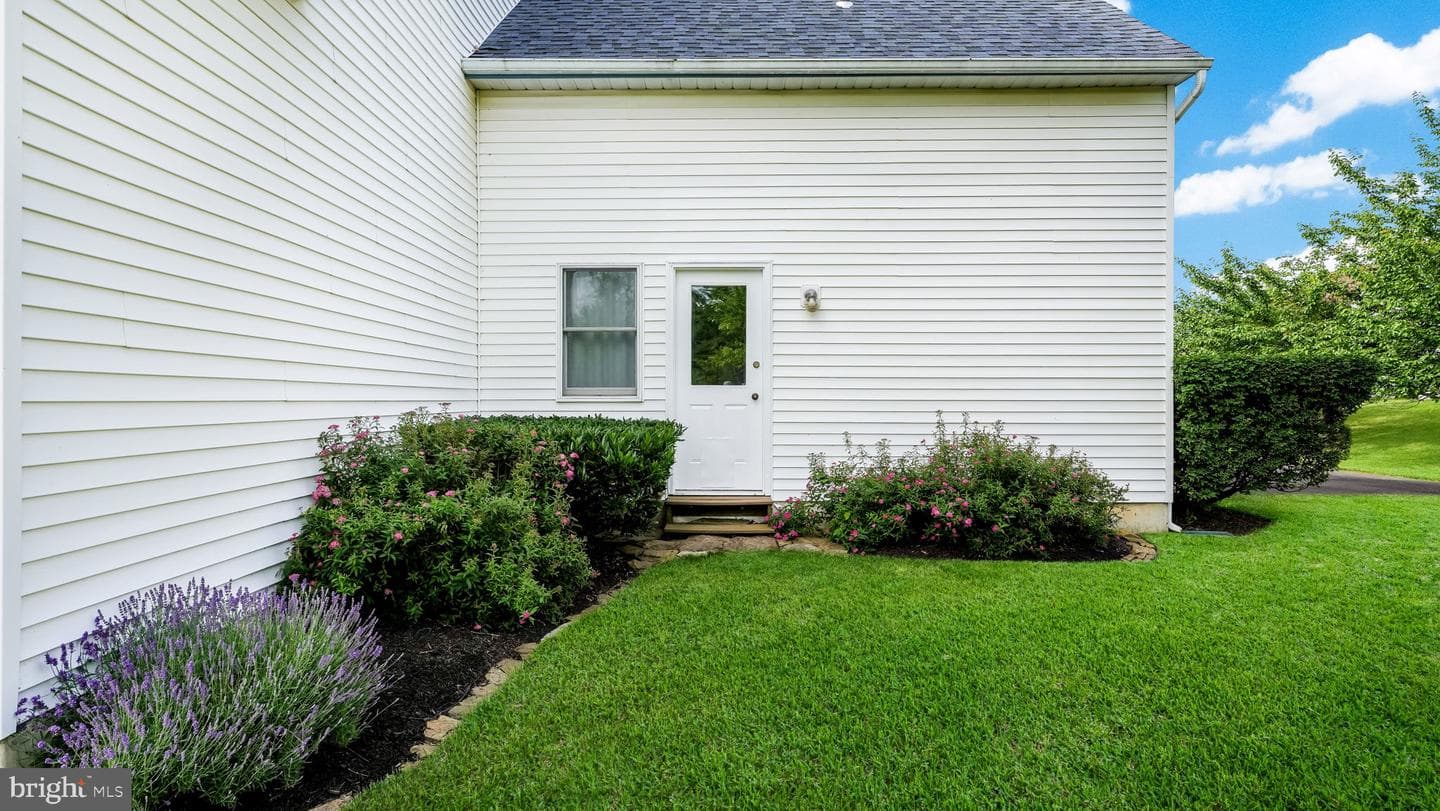 1491 Coralberry Court photo 38