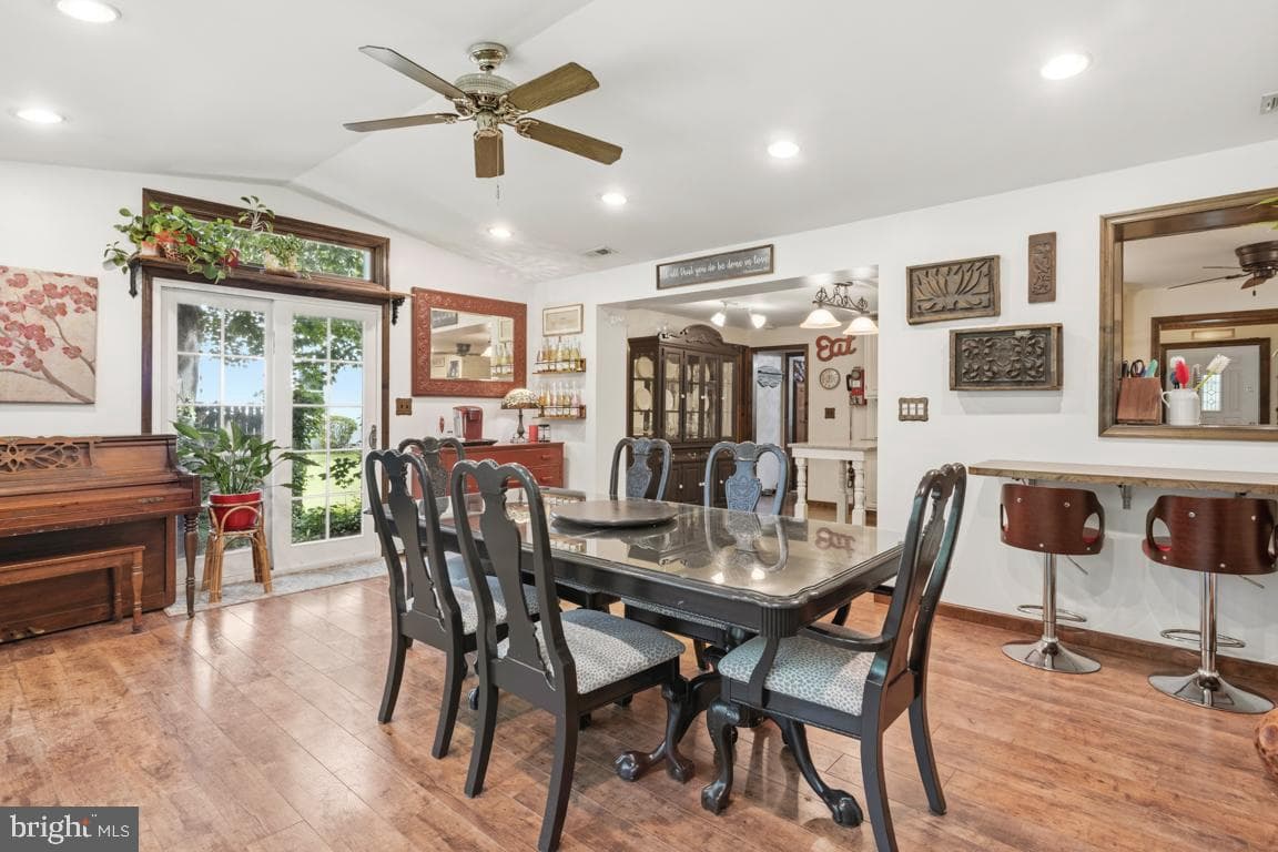 122 Brookside Drive photo 34