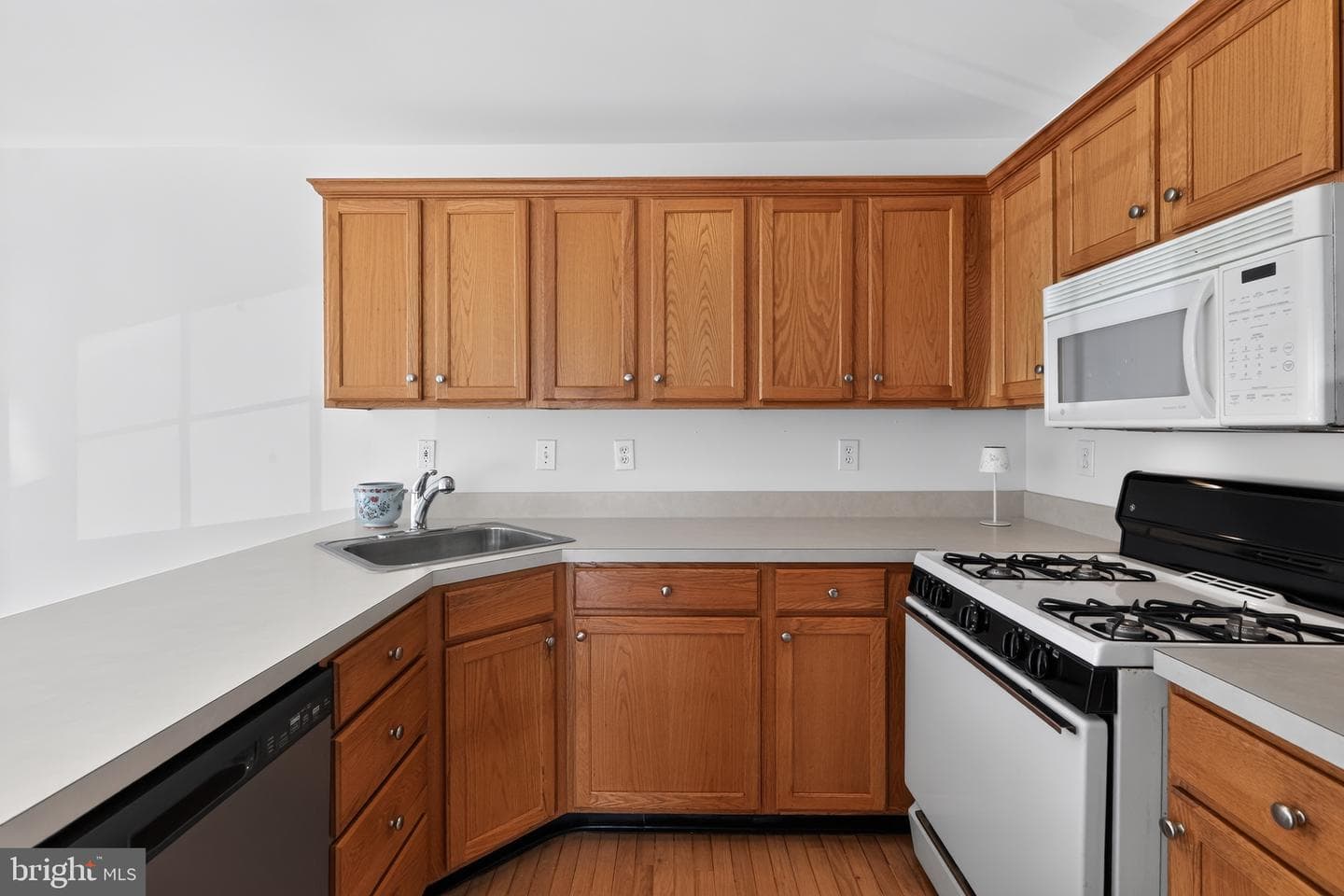 327 Eagle Court #201 photo 12
