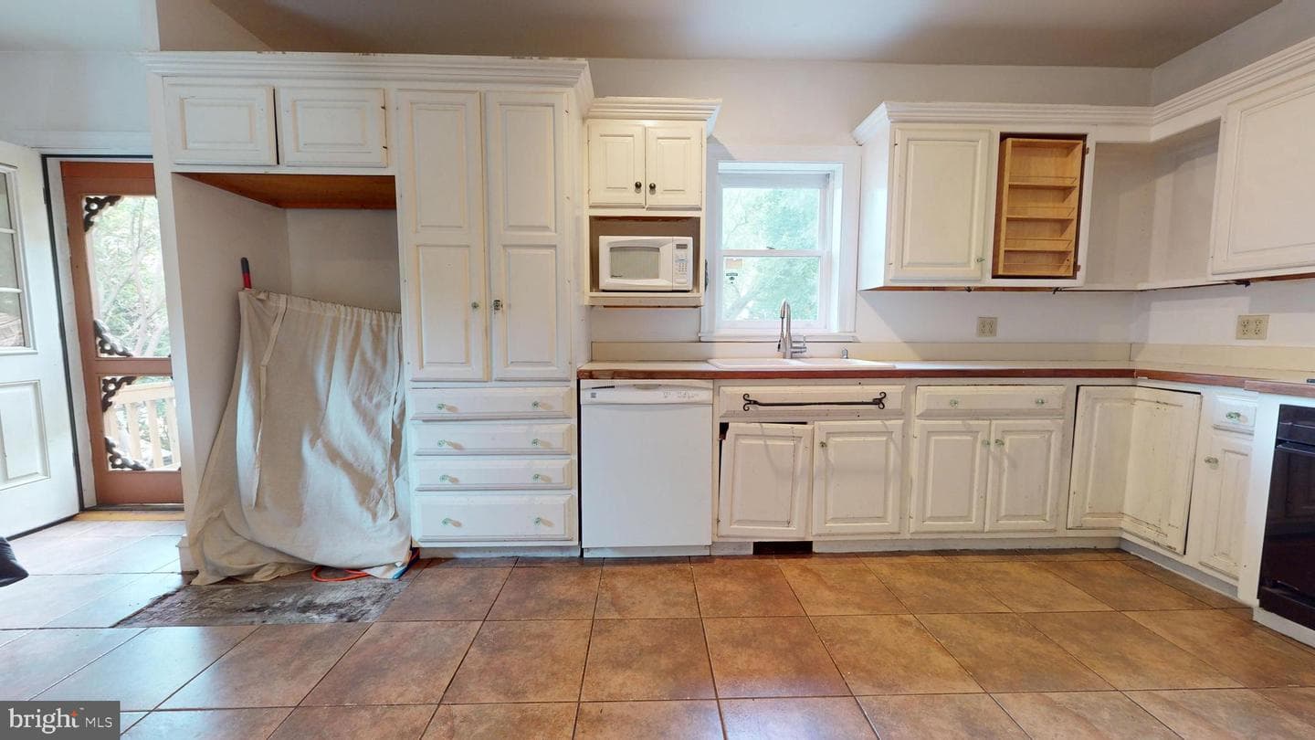 3162 Bedminster Road photo 8