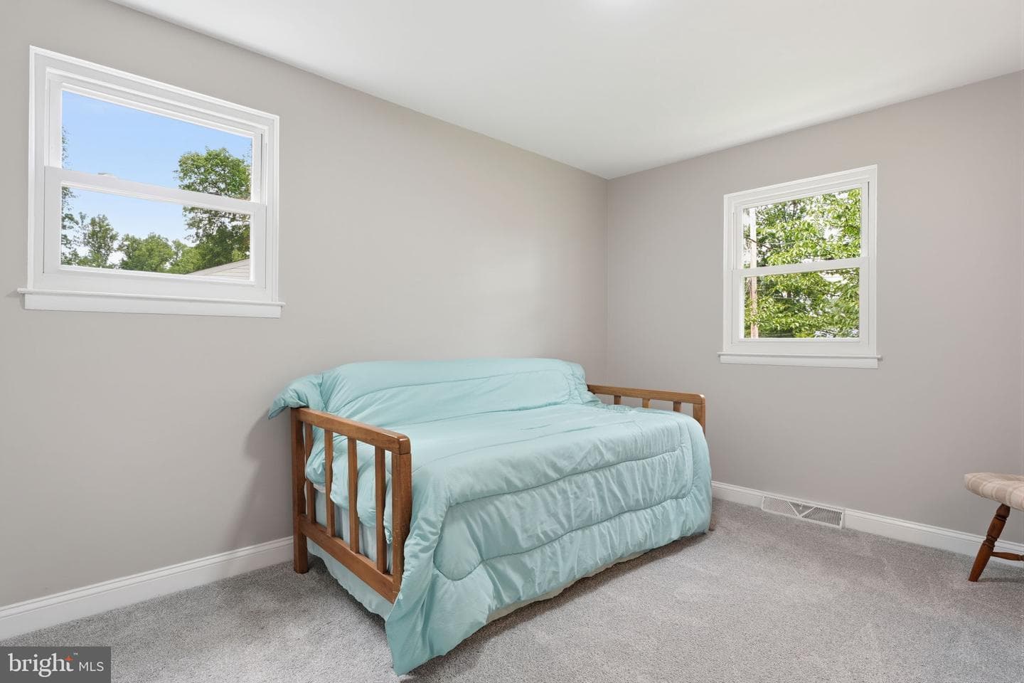 688 Fairfield Drive photo 16