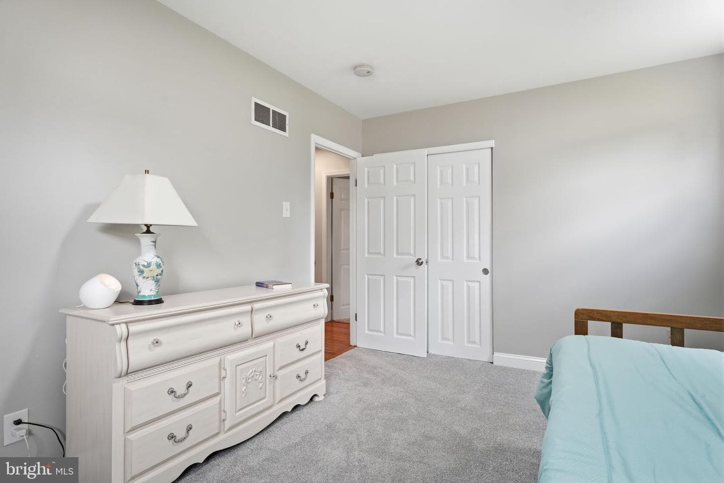 688 Fairfield Drive photo 17