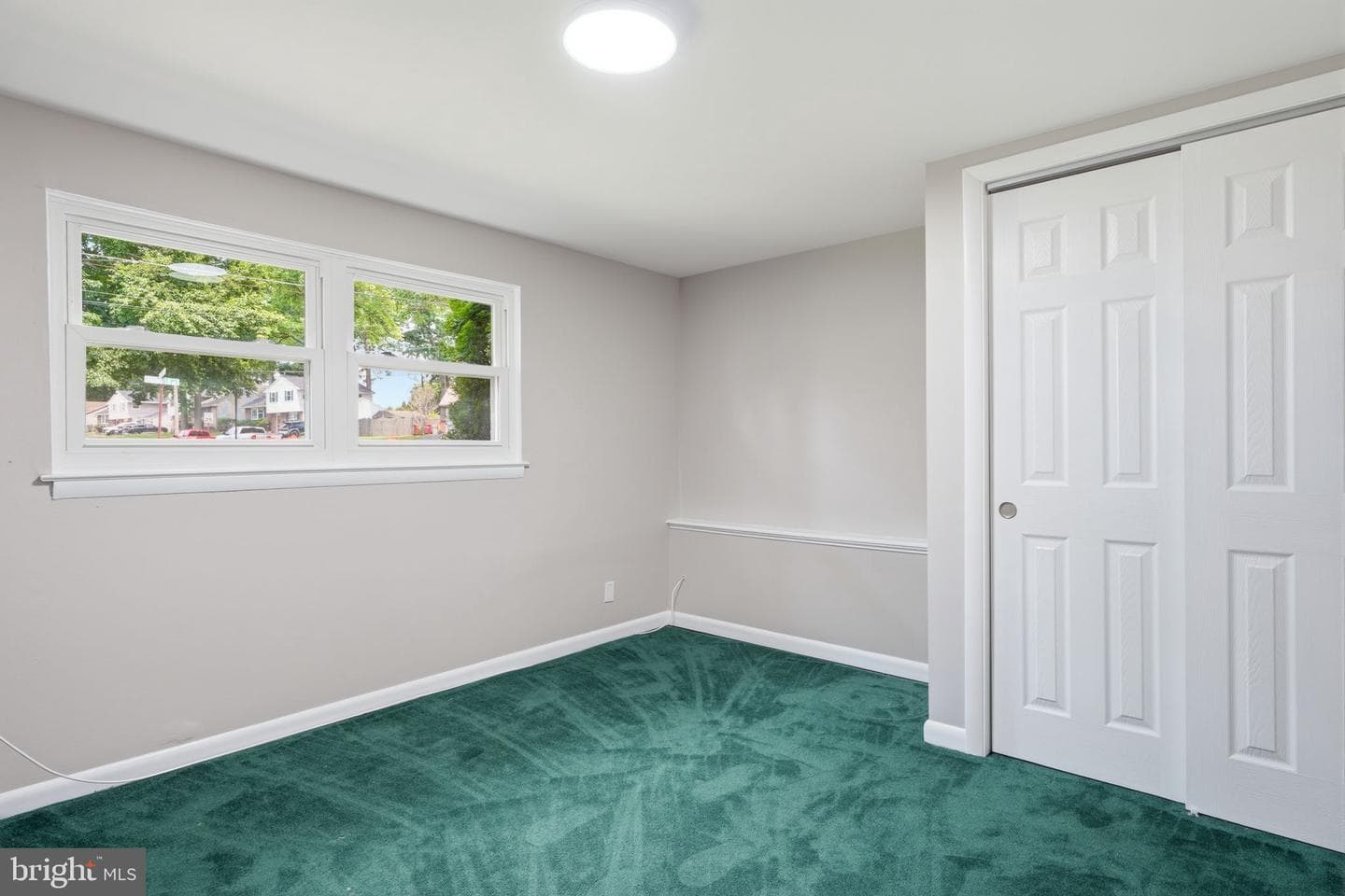 688 Fairfield Drive photo 25