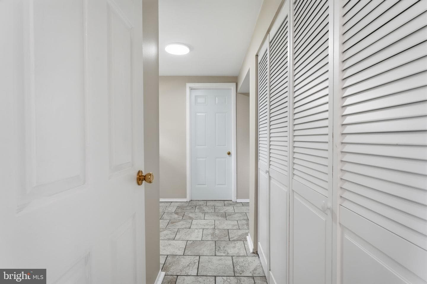 688 Fairfield Drive photo 27