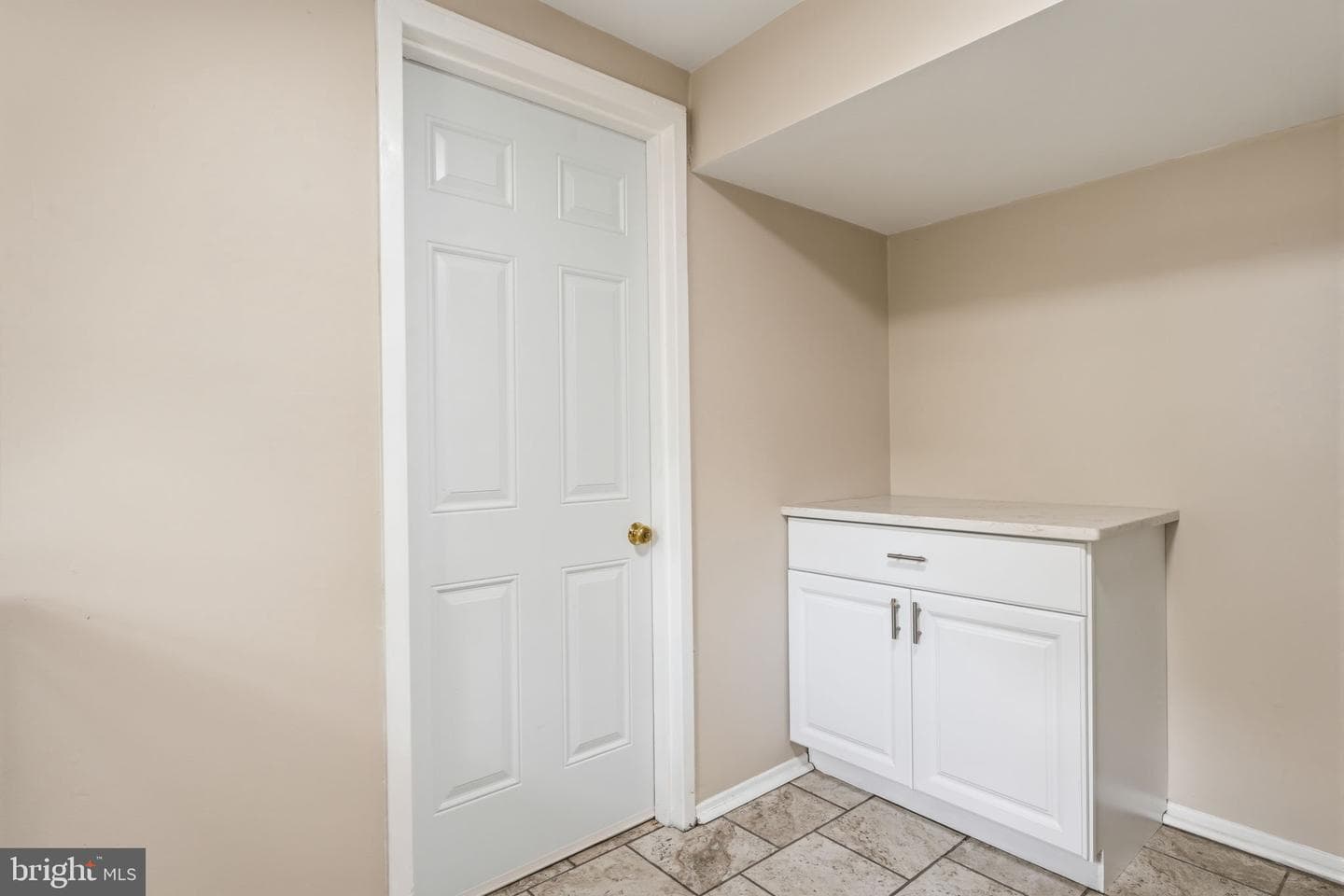 688 Fairfield Drive photo 29