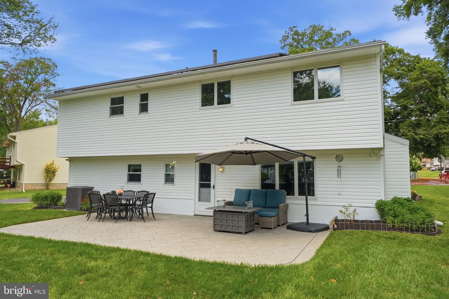 688 Fairfield Drive photo 31