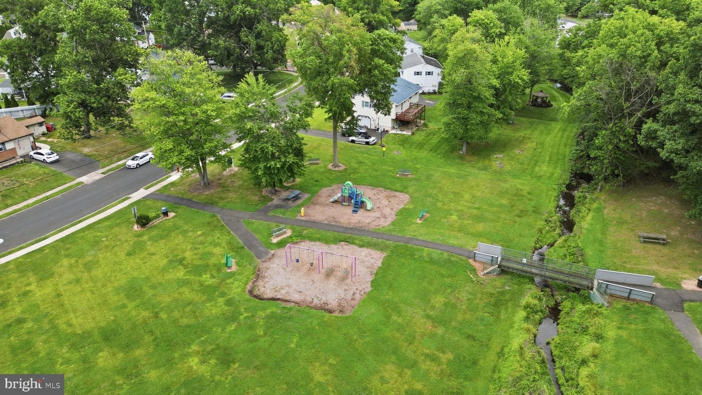 688 Fairfield Drive photo 43
