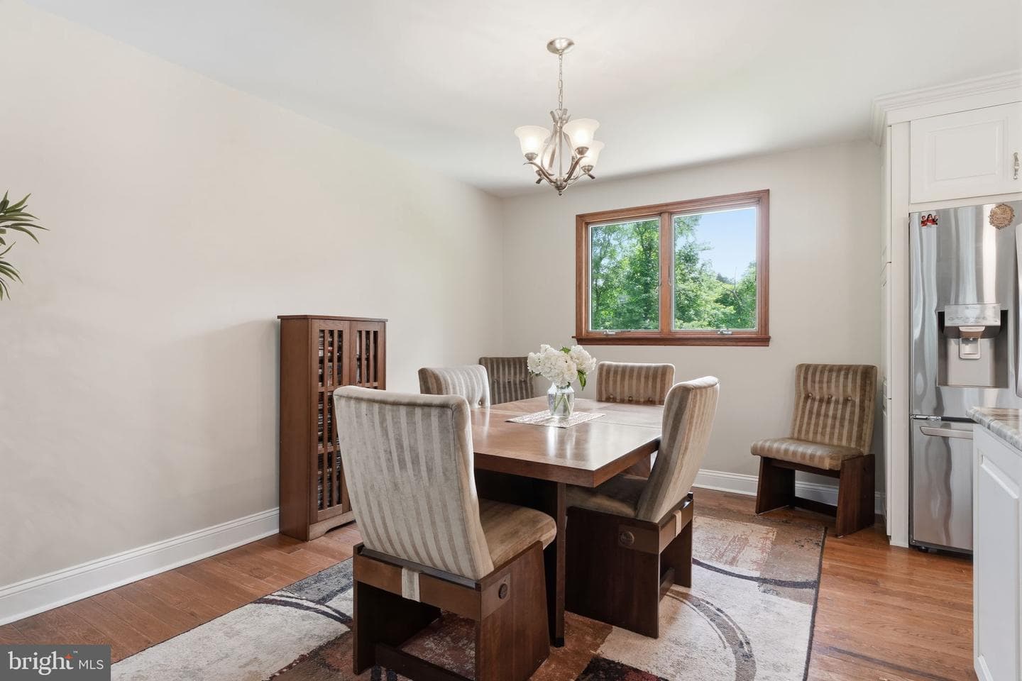 688 Fairfield Drive photo 6