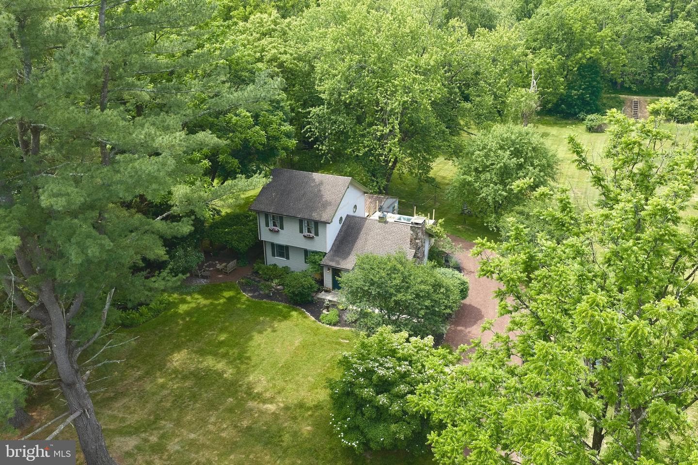 1490 River Road photo 10