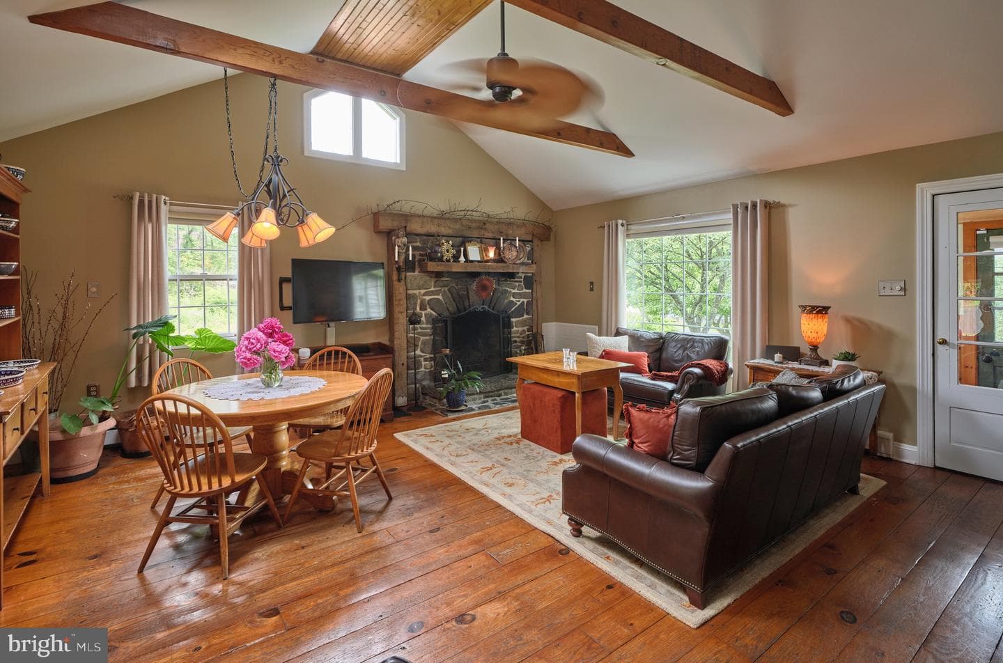 1490 River Road photo 12