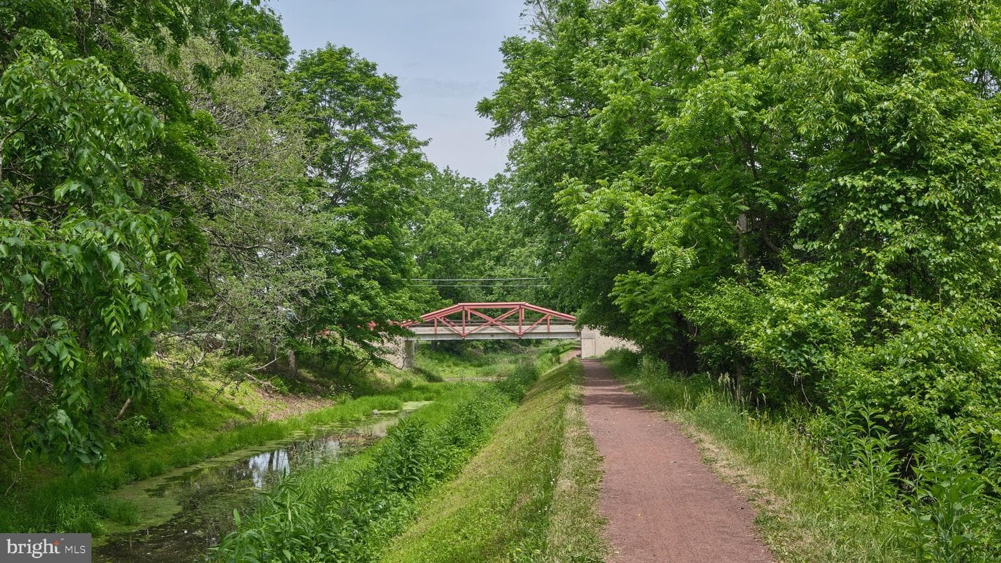 1490 River Road photo 31