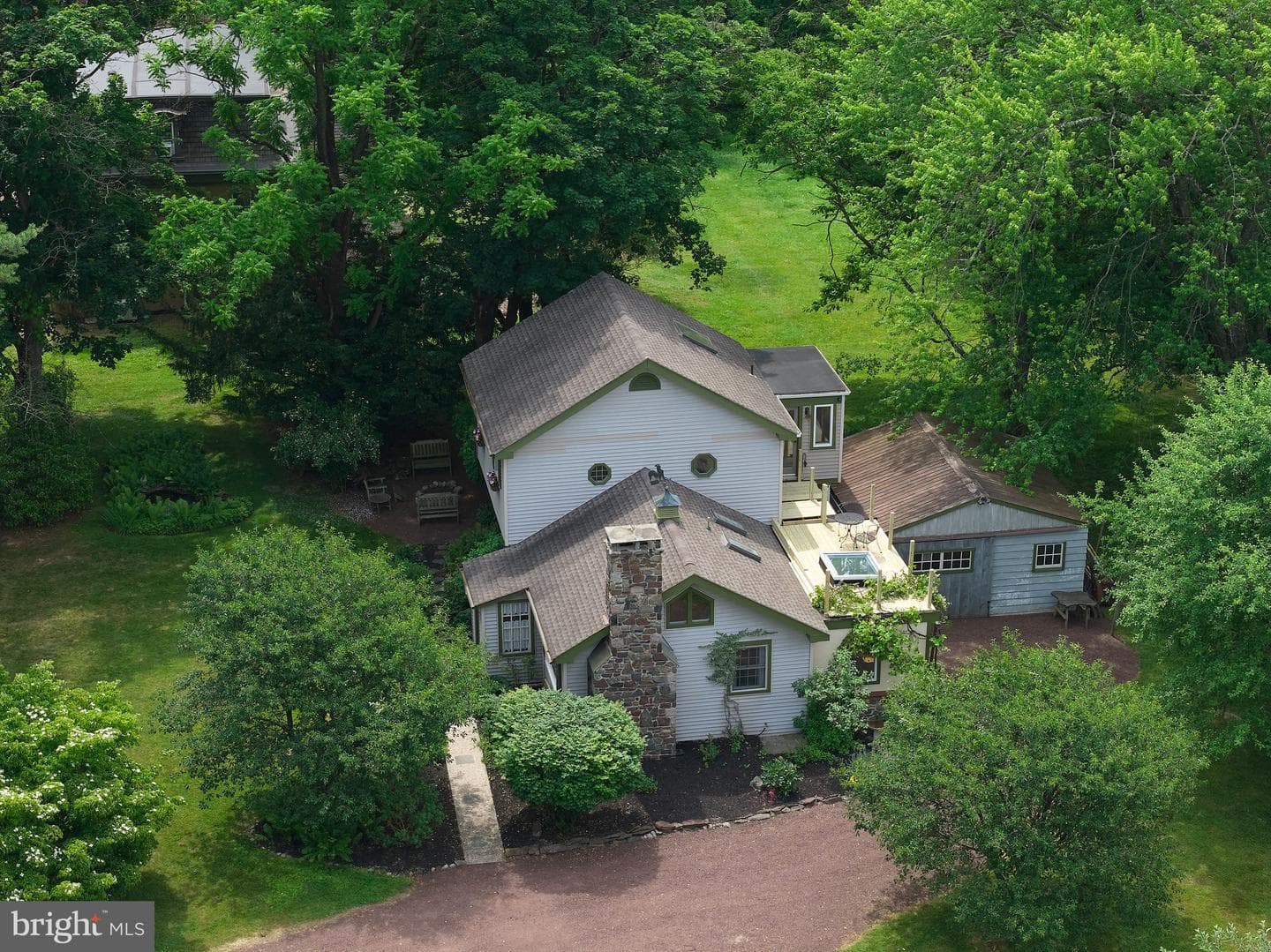 1490 River Road photo 37