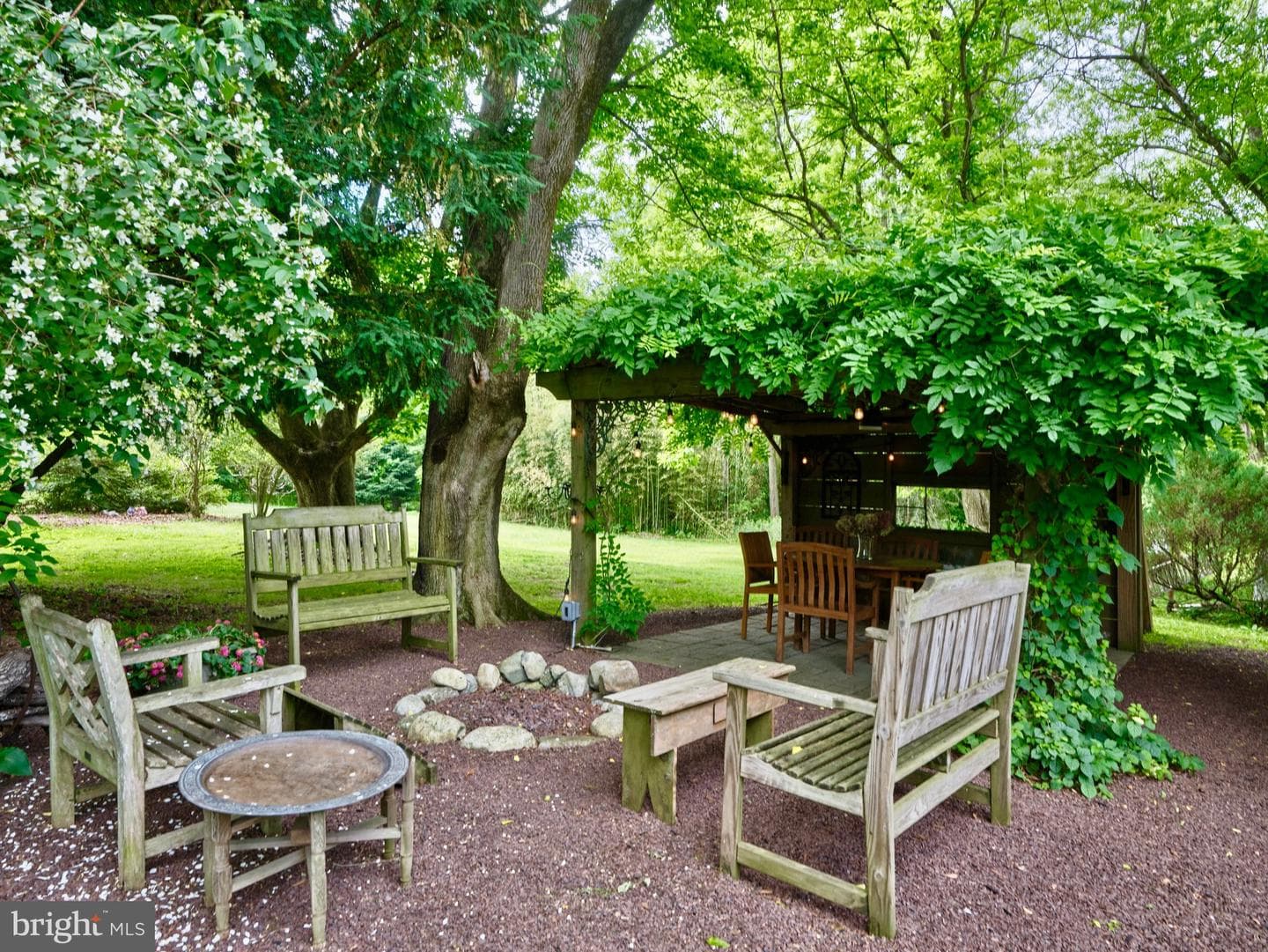1490 River Road photo 6