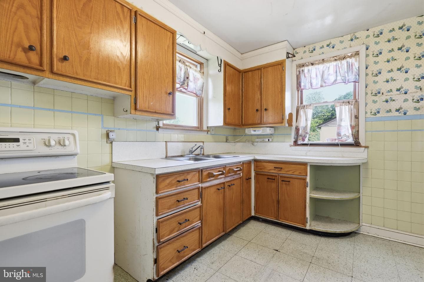623 Lafayette Street photo 13