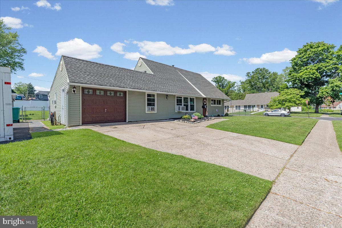 46 Twin Oak Drive photo 2
