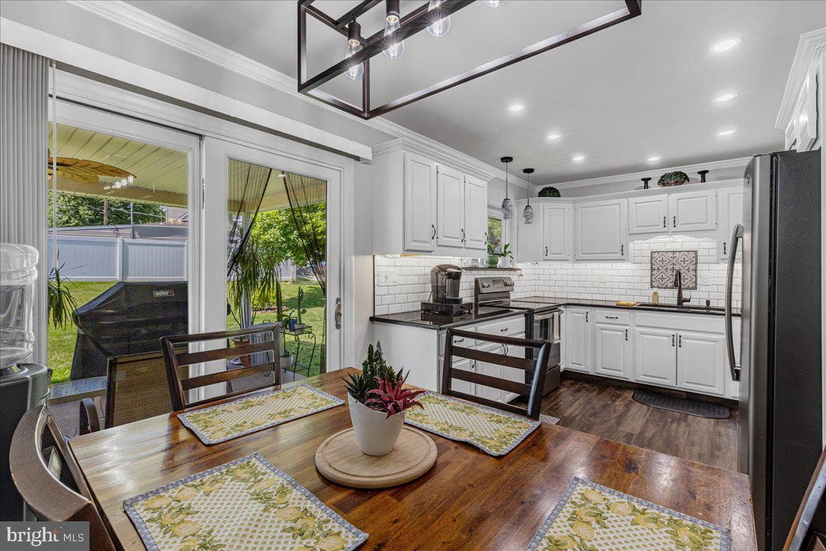 46 Twin Oak Drive photo 8