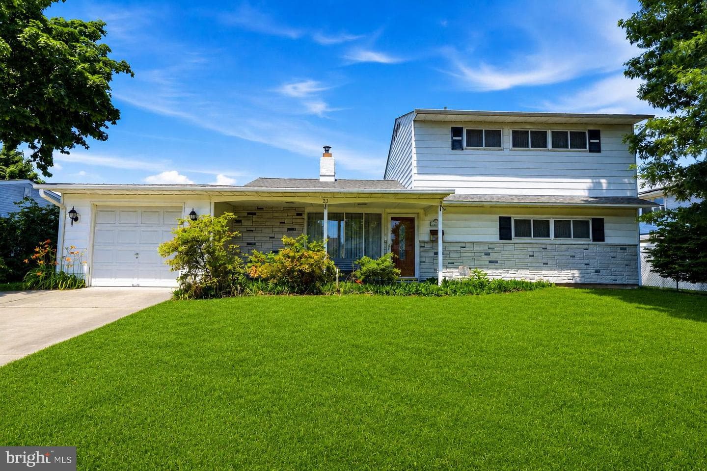 23 Shelter Lane, Levittown