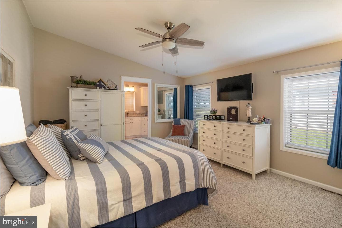 559 Spring Meadow Circle photo 17