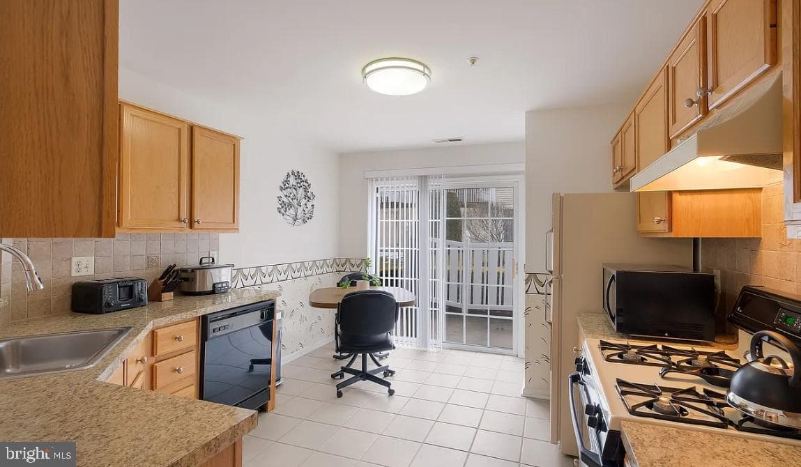 1508 Carol Court photo 8