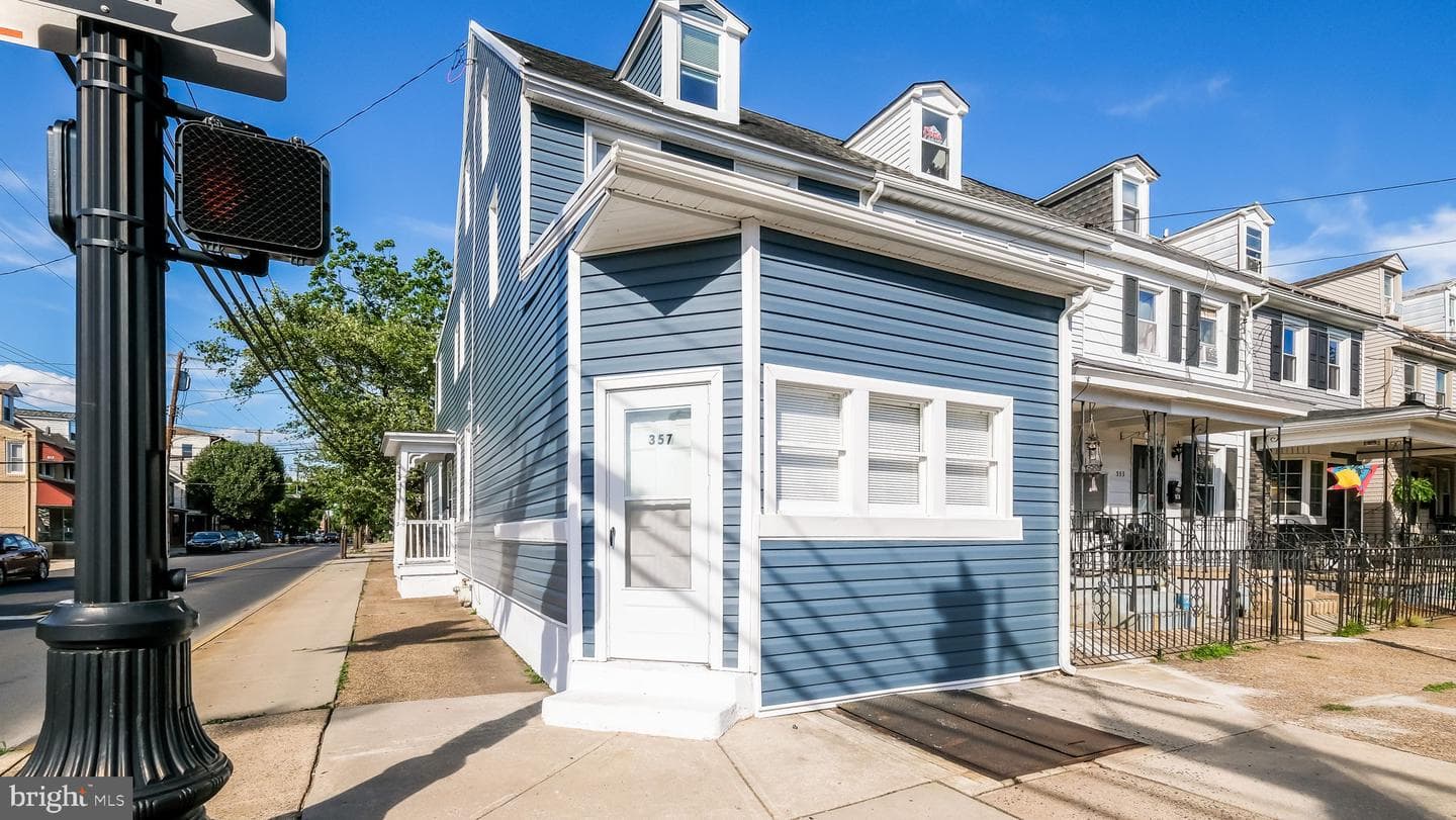 357 Washington Street, Bristol