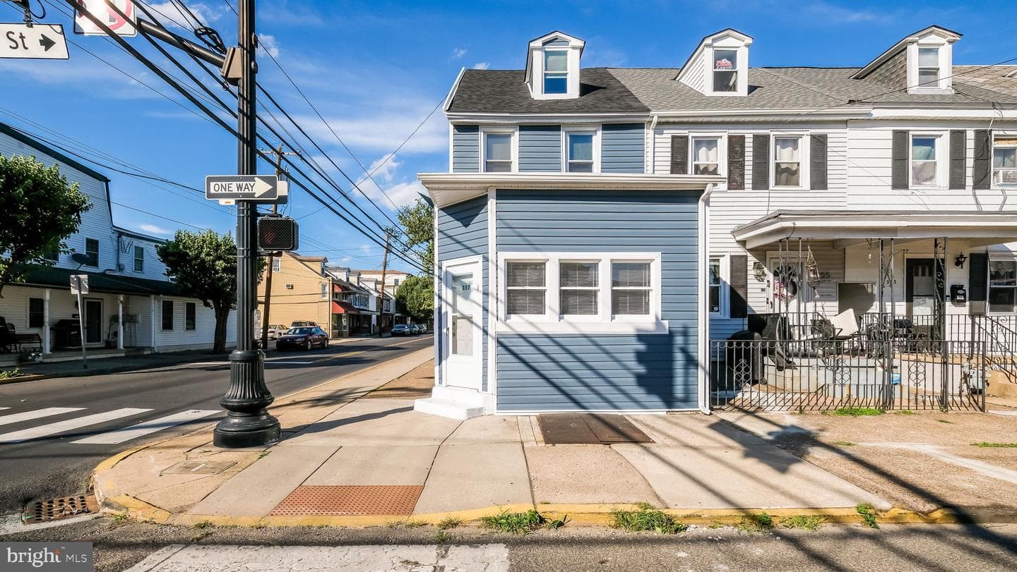 357 Washington Street photo 11