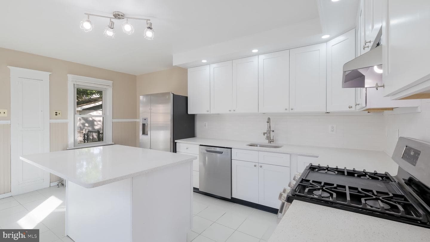 357 Washington Street photo 15